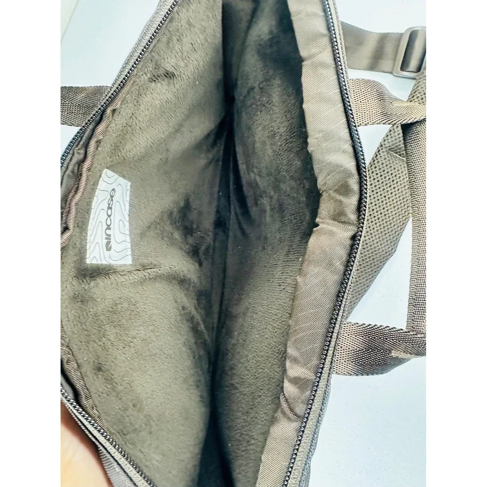 Incase Messenger Bag Laptop Briefcase Unisex OS Brown Good Padded Tech Carryall